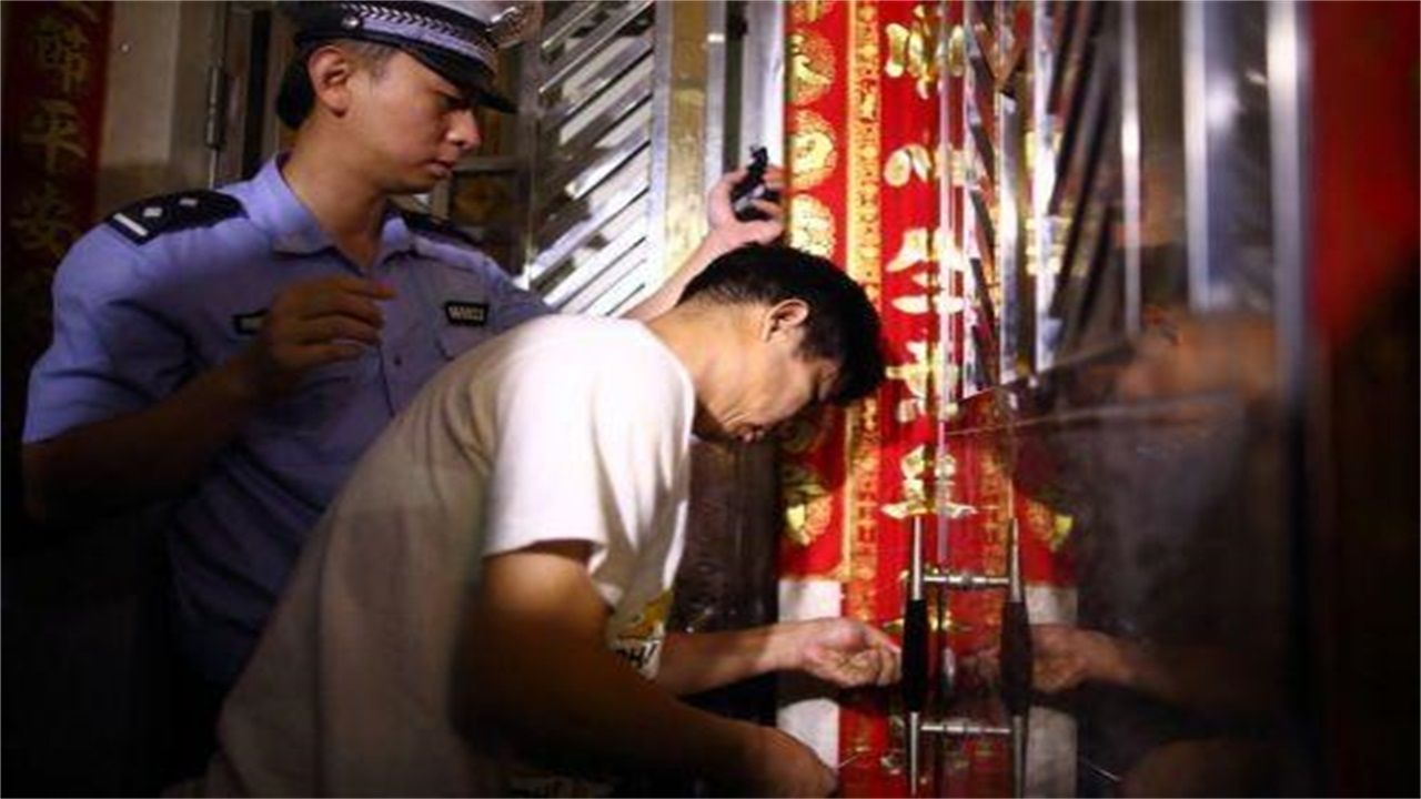 林芝地区请开锁师傅开了锁后，师傅